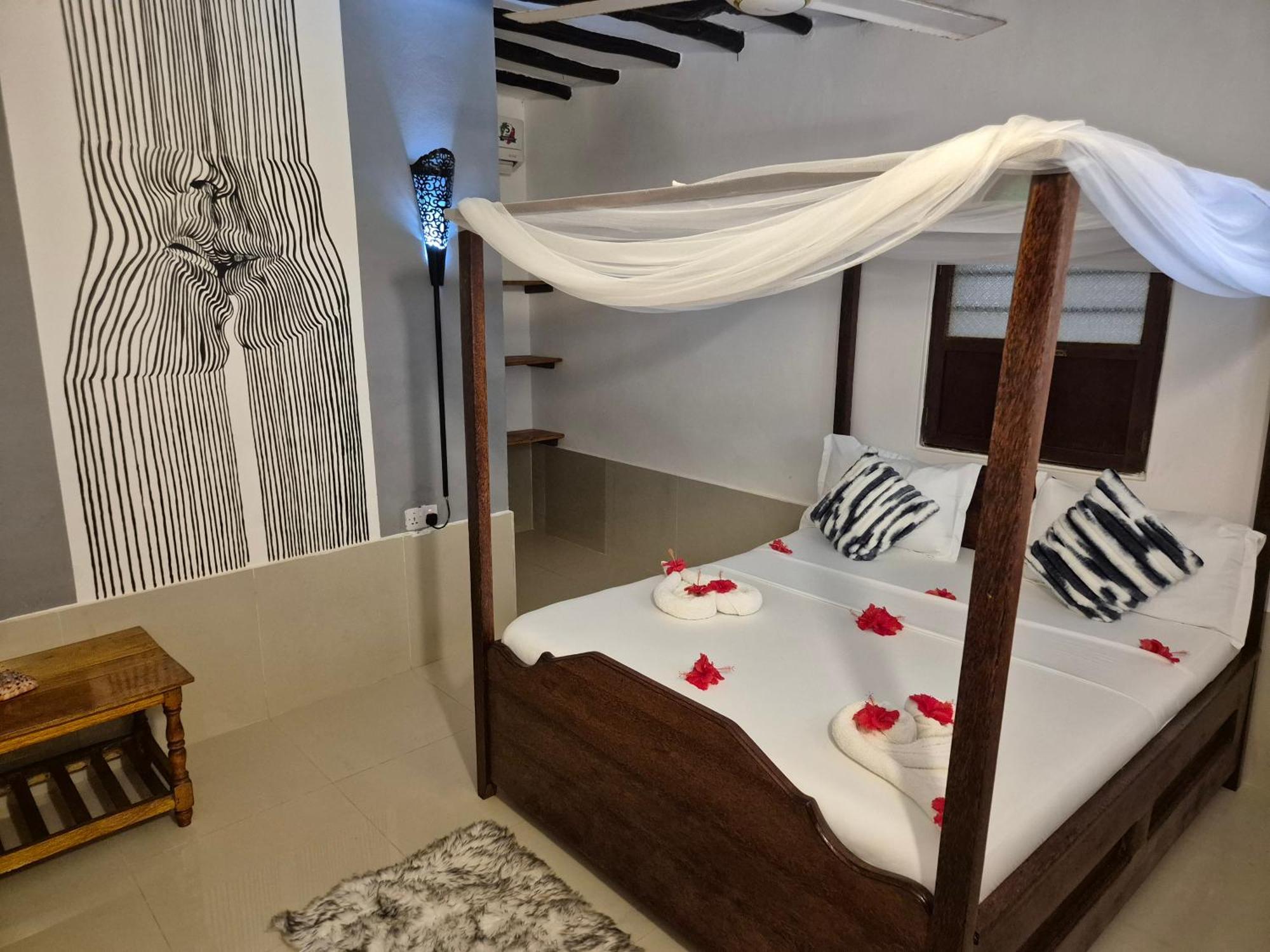 Ellavita Nungwi Zanzibar